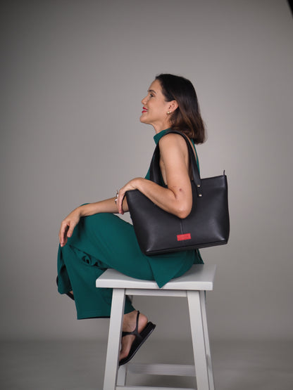 Jeannette — Bolso tote de cuero con cremallera negro
