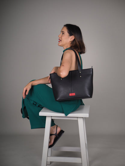 Jeannette — Bolso tote de cuero con cremallera negro