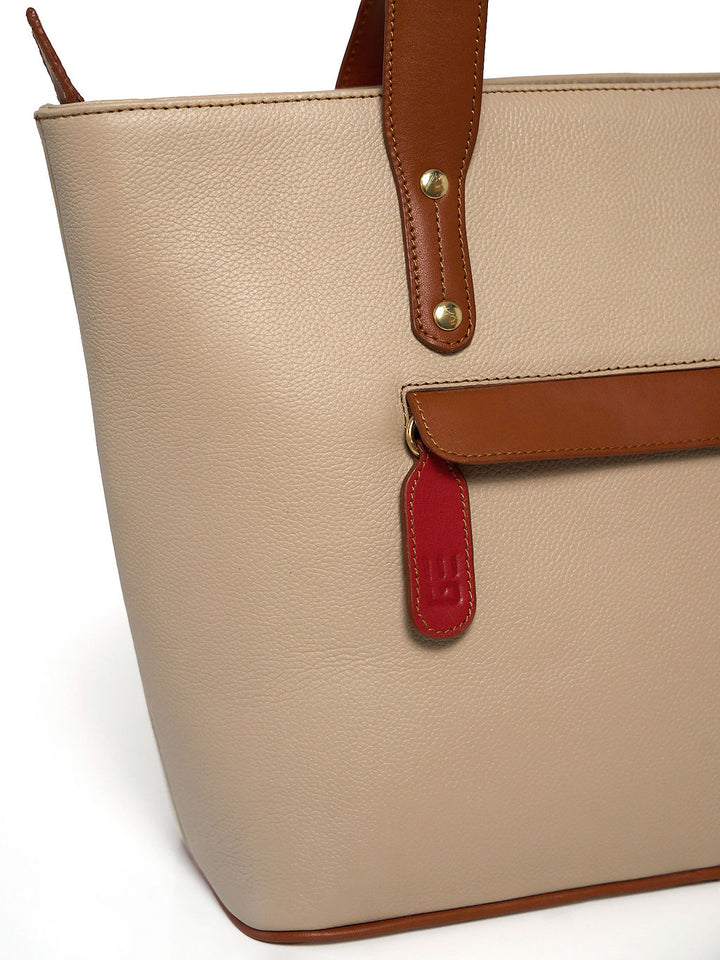 Jeannette — Bolso tote de cuero con cremallera LT Stone con tan