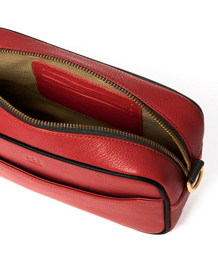 Paola Camera — Bolso bandolero de cuero rojo con negro